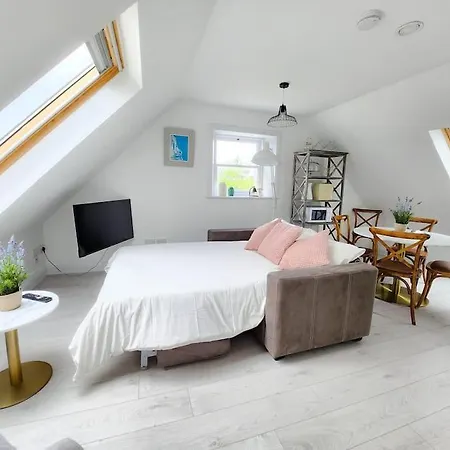 Ringrone 1st Floor Apartment, With Step Access Only 킨세일