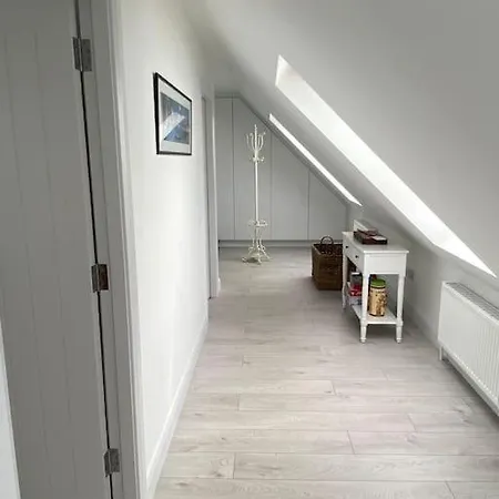 Ringrone 1st Floor Apartment, With Step Access Only Apartment Kinsale