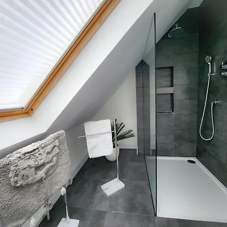 Ringrone 1st Floor Apartment, With Step Access Only קינסייל