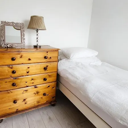 Ringrone 1st Floor Apartment, With Step Access Only Apartamento *