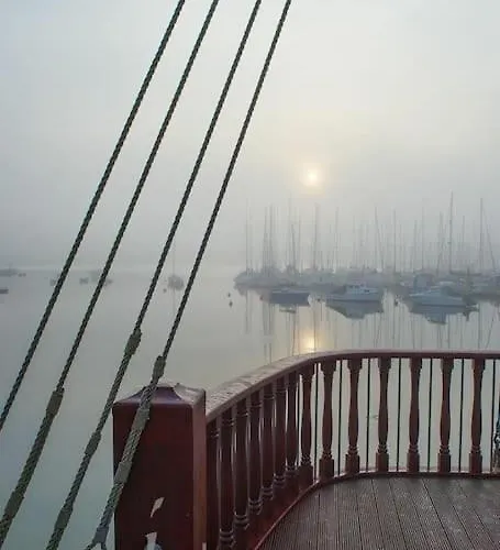 아파트 Ringrone 1st Floor Apartment, With Step Access Only 킨세일