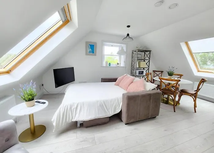 Ringrone 1st Floor Apartment, With Step Access Only キンセール