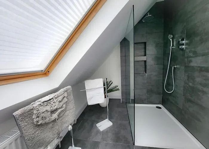 Ringrone 1st Floor Apartment, With Step Access Only 킨세일