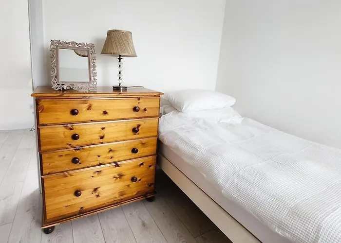 Ringrone 1st Floor Apartment, With Step Access Only 아파트 *